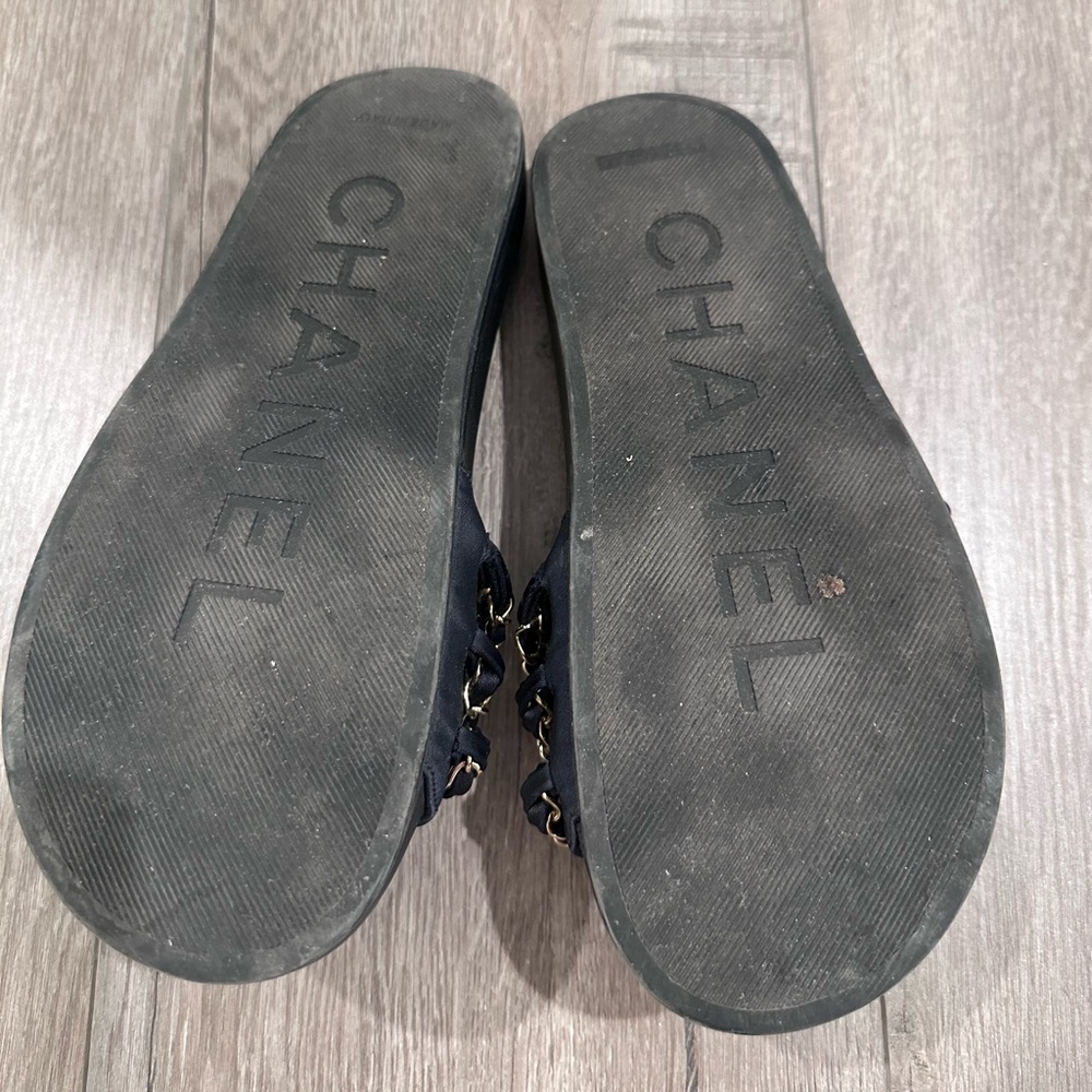 Chanel Slides - Picture 6 of 6